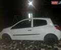 Белый Рено Клио, объемом двигателя 1.5 л и пробегом 250 тыс. км за 3800 $, фото 1 на Automoto.ua