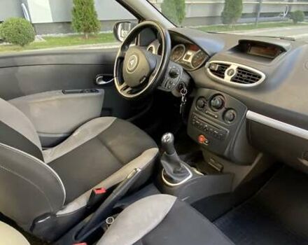 Білий Рено Кліо, об'ємом двигуна 1.5 л та пробігом 212 тис. км за 4999 $, фото 23 на Automoto.ua