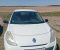 Белый Рено Клио, объемом двигателя 1.1 л и пробегом 158 тыс. км за 4900 $, фото 1 на Automoto.ua