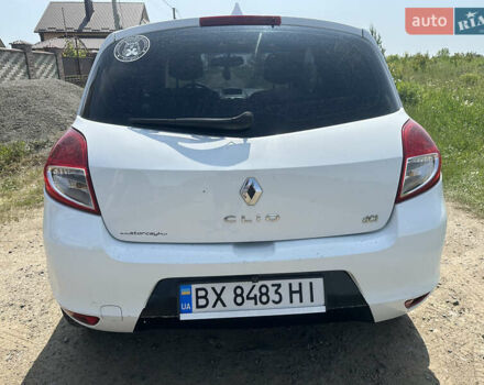 Білий Рено Кліо, об'ємом двигуна 1.46 л та пробігом 135 тис. км за 5000 $, фото 12 на Automoto.ua