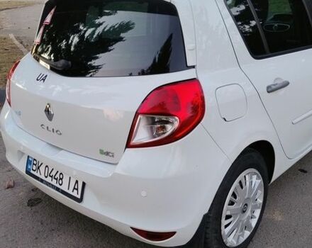 Белый Рено Клио, объемом двигателя 1.46 л и пробегом 225 тыс. км за 4600 $, фото 9 на Automoto.ua