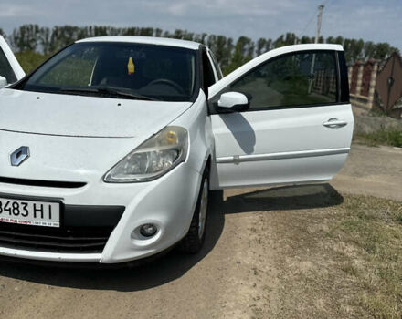 Білий Рено Кліо, об'ємом двигуна 1.46 л та пробігом 135 тис. км за 5000 $, фото 10 на Automoto.ua