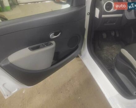 Білий Рено Кліо, об'ємом двигуна 1.46 л та пробігом 215 тис. км за 4950 $, фото 22 на Automoto.ua