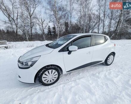 Белый Рено Клио, объемом двигателя 1.46 л и пробегом 301 тыс. км за 6600 $, фото 5 на Automoto.ua