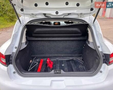 Белый Рено Клио, объемом двигателя 1.5 л и пробегом 241 тыс. км за 7200 $, фото 19 на Automoto.ua