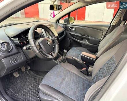 Рено Кліо 2013 у Запоріжжя на Automoto.ua Білий Рено Кліо, об'ємом двигуна 1.5 л та пробігом 241 тис. км за 7400 $, фото 37 на Automoto.ua