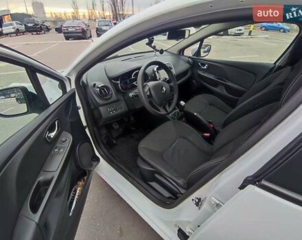 Белый Рено Клио, объемом двигателя 1.46 л и пробегом 328 тыс. км за 5700 $, фото 6 на Automoto.ua
