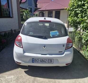 Рено Клио 2013 в Тернополе на Automoto.ua Белый Рено Клио, объемом двигателя 1.5 л и пробегом 214 тыс. км за 5000 $, фото 1 на Automoto.ua