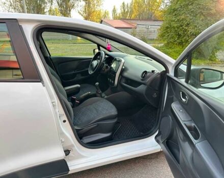 Рено Кліо 2013 у Запоріжжя на Automoto.ua Білий Рено Кліо, об'ємом двигуна 1.5 л та пробігом 241 тис. км за 7400 $, фото 19 на Automoto.ua