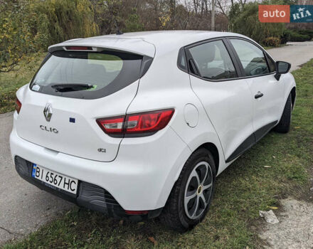 Белый Рено Клио, объемом двигателя 1.5 л и пробегом 214 тыс. км за 7297 $, фото 2 на Automoto.ua