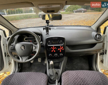 Белый Рено Клио, объемом двигателя 1.46 л и пробегом 250 тыс. км за 7300 $, фото 10 на Automoto.ua