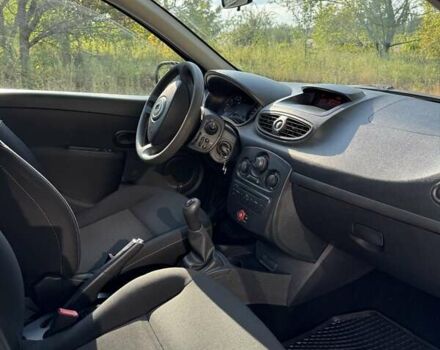 Білий Рено Кліо, об'ємом двигуна 1.15 л та пробігом 190 тис. км за 6500 $, фото 8 на Automoto.ua