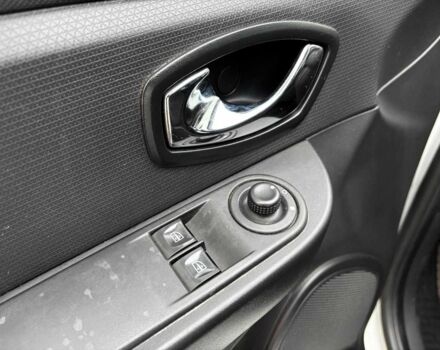 Белый Рено Клио, объемом двигателя 1.5 л и пробегом 195 тыс. км за 6990 $, фото 18 на Automoto.ua