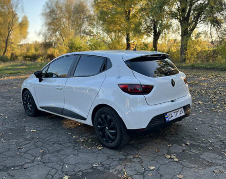Білий Рено Кліо, об'ємом двигуна 1.46 л та пробігом 220 тис. км за 7000 $, фото 4 на Automoto.ua