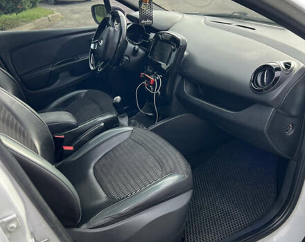 Білий Рено Кліо, об'ємом двигуна 1.46 л та пробігом 220 тис. км за 7000 $, фото 22 на Automoto.ua