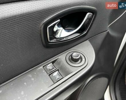 Білий Рено Кліо, об'ємом двигуна 1.5 л та пробігом 195 тис. км за 6990 $, фото 18 на Automoto.ua