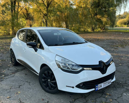 Білий Рено Кліо, об'ємом двигуна 1.46 л та пробігом 220 тис. км за 7000 $, фото 6 на Automoto.ua