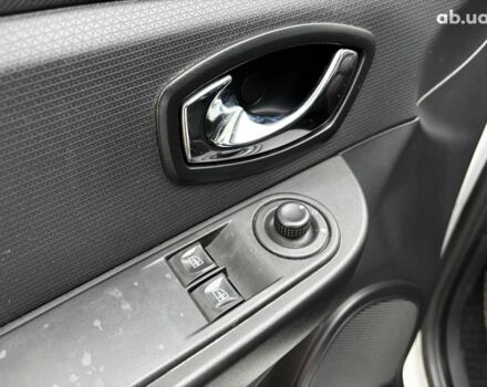 Белый Рено Клио, объемом двигателя 1.5 л и пробегом 195 тыс. км за 6990 $, фото 18 на Automoto.ua