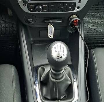 Белый Рено Клио, объемом двигателя 1.5 л и пробегом 172 тыс. км за 9500 $, фото 13 на Automoto.ua