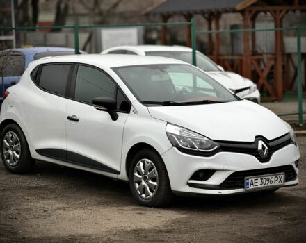 Белый Рено Клио, объемом двигателя 1.5 л и пробегом 180 тыс. км за 5200 $, фото 2 на Automoto.ua