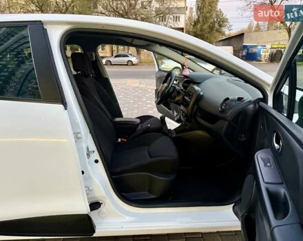 Белый Рено Клио, объемом двигателя 1.5 л и пробегом 220 тыс. км за 5999 $, фото 49 на Automoto.ua