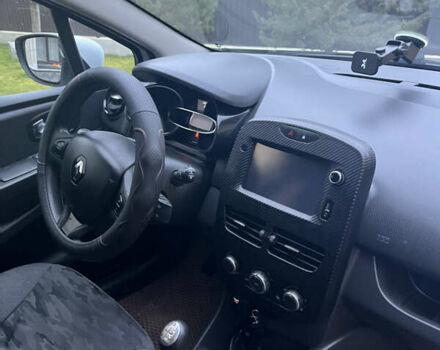 Белый Рено Клио, объемом двигателя 1.5 л и пробегом 260 тыс. км за 7500 $, фото 1 на Automoto.ua