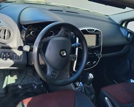Рено Клио 2015 в Львове на Automoto.ua Белый Рено Клио, объемом двигателя 1.5 л и пробегом 130 тыс. км за 9200 $, фото 7 на Automoto.ua