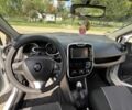 Белый Рено Клио, объемом двигателя 1.5 л и пробегом 220 тыс. км за 8000 $, фото 5 на Automoto.ua