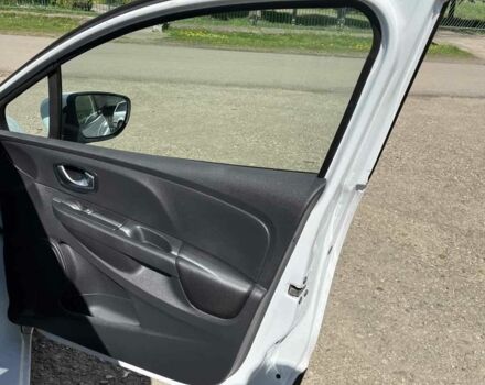 Белый Рено Клио, объемом двигателя 1.5 л и пробегом 220 тыс. км за 8000 $, фото 13 на Automoto.ua