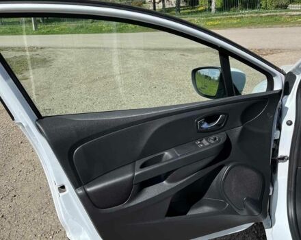 Белый Рено Клио, объемом двигателя 1.5 л и пробегом 220 тыс. км за 8000 $, фото 14 на Automoto.ua