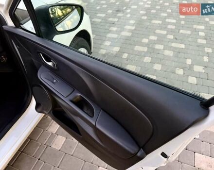 Белый Рено Клио, объемом двигателя 1.5 л и пробегом 220 тыс. км за 5999 $, фото 47 на Automoto.ua