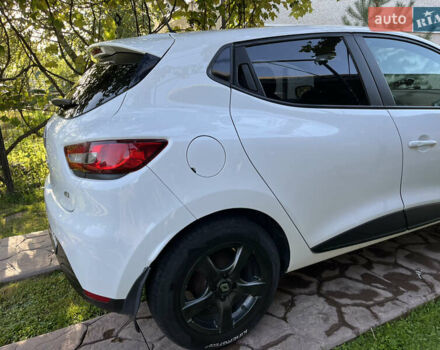 Белый Рено Клио, объемом двигателя 1.5 л и пробегом 260 тыс. км за 7500 $, фото 6 на Automoto.ua