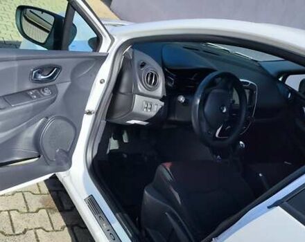 Рено Клио 2015 в Львове на Automoto.ua Белый Рено Клио, объемом двигателя 1.5 л и пробегом 130 тыс. км за 9200 $, фото 5 на Automoto.ua