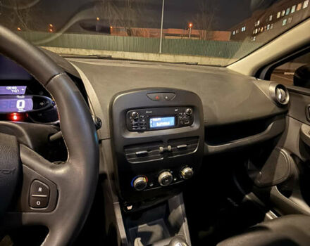 Белый Рено Клио, объемом двигателя 1.5 л и пробегом 135 тыс. км за 7700 $, фото 10 на Automoto.ua