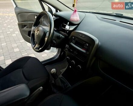 Белый Рено Клио, объемом двигателя 1.5 л и пробегом 220 тыс. км за 5999 $, фото 37 на Automoto.ua