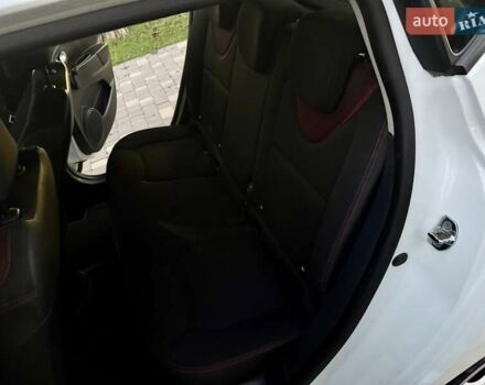 Белый Рено Клио, объемом двигателя 1.5 л и пробегом 220 тыс. км за 5999 $, фото 54 на Automoto.ua