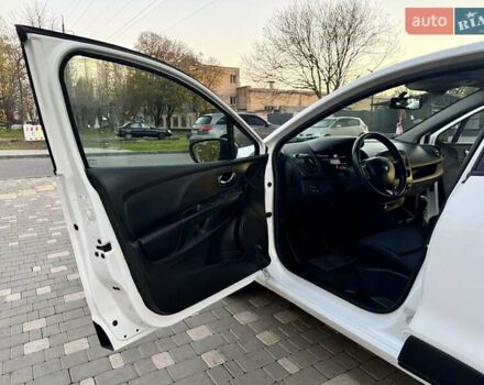 Белый Рено Клио, объемом двигателя 1.5 л и пробегом 220 тыс. км за 5999 $, фото 36 на Automoto.ua