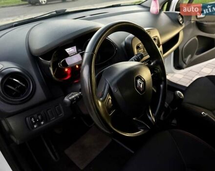 Белый Рено Клио, объемом двигателя 1.5 л и пробегом 220 тыс. км за 5999 $, фото 43 на Automoto.ua