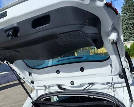 Рено Клио 2015 в Львове на Automoto.ua Белый Рено Клио, объемом двигателя 1.5 л и пробегом 130 тыс. км за 9200 $, фото 10 на Automoto.ua