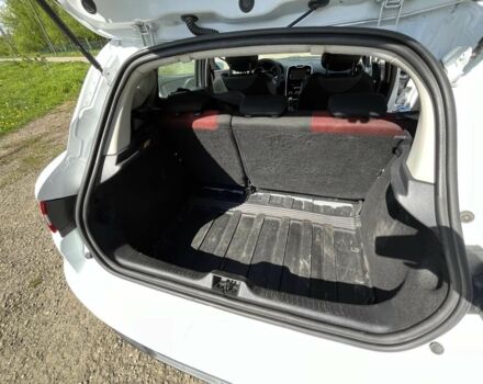 Белый Рено Клио, объемом двигателя 1.5 л и пробегом 220 тыс. км за 8000 $, фото 17 на Automoto.ua