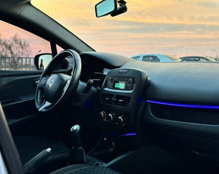 Белый Рено Клио, объемом двигателя 1.46 л и пробегом 229 тыс. км за 8500 $, фото 55 на Automoto.ua