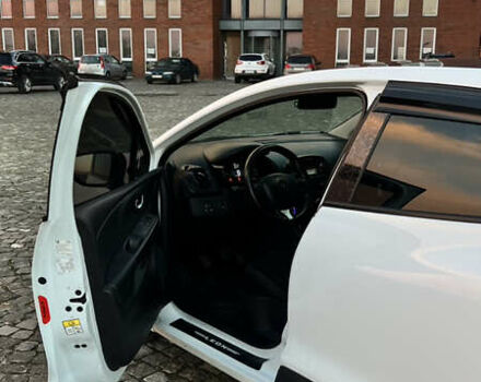 Белый Рено Клио, объемом двигателя 1.46 л и пробегом 229 тыс. км за 8500 $, фото 10 на Automoto.ua