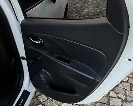 Белый Рено Клио, объемом двигателя 1.46 л и пробегом 229 тыс. км за 8500 $, фото 17 на Automoto.ua