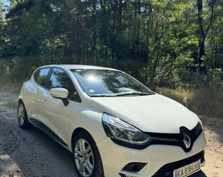 Рено Клио 2016 в Кобеляках на Automoto.ua Белый Рено Клио, объемом двигателя 1.46 л и пробегом 103 тыс. км за 9950 $, фото 4 на Automoto.ua