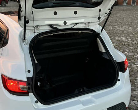 Белый Рено Клио, объемом двигателя 1.46 л и пробегом 229 тыс. км за 8500 $, фото 19 на Automoto.ua