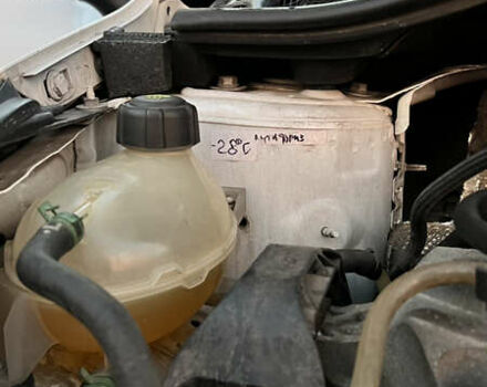 Белый Рено Клио, объемом двигателя 1.46 л и пробегом 229 тыс. км за 8500 $, фото 7 на Automoto.ua