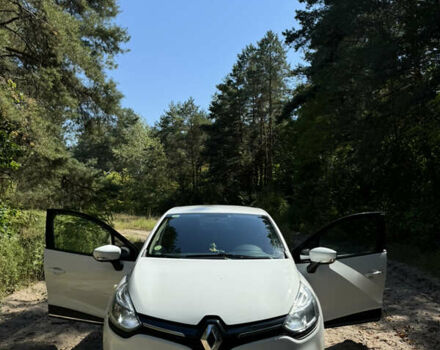 Рено Клио 2016 в Кобеляках на Automoto.ua Белый Рено Клио, объемом двигателя 1.46 л и пробегом 103 тыс. км за 9950 $, фото 7 на Automoto.ua