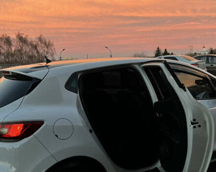 Белый Рено Клио, объемом двигателя 1.46 л и пробегом 229 тыс. км за 8500 $, фото 18 на Automoto.ua