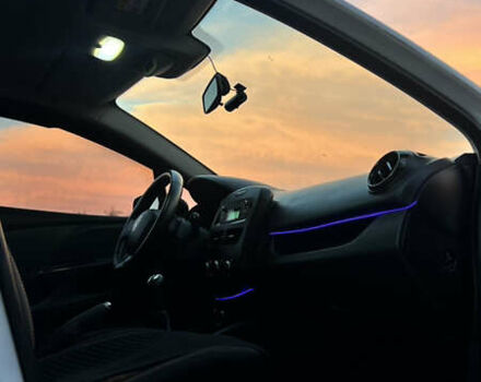 Белый Рено Клио, объемом двигателя 1.46 л и пробегом 229 тыс. км за 8500 $, фото 15 на Automoto.ua