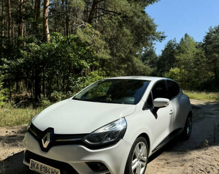 Рено Клио 2016 в Кобеляках на Automoto.ua Белый Рено Клио, объемом двигателя 1.46 л и пробегом 103 тыс. км за 9950 $, фото 2 на Automoto.ua